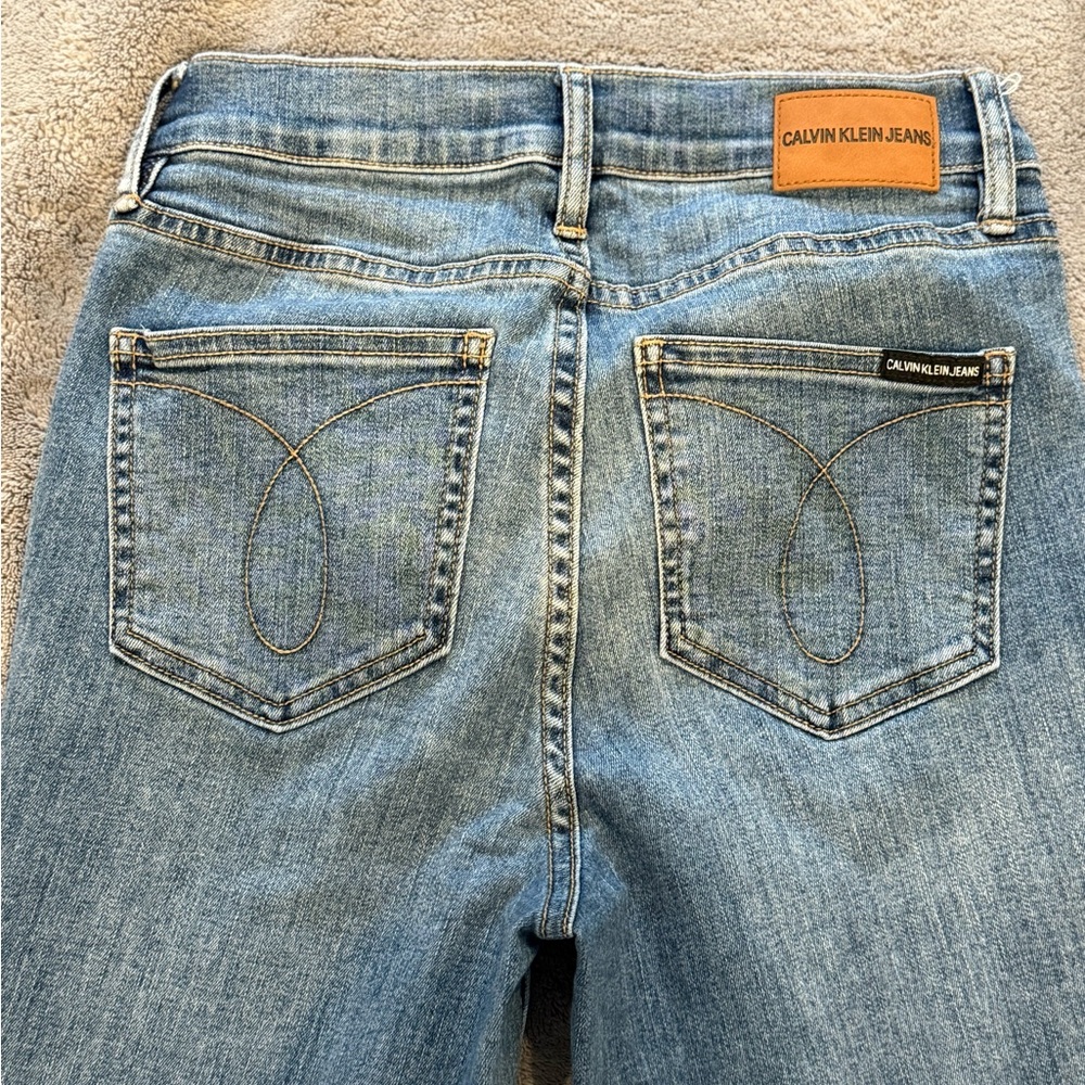 Calvin Klein Women's Straight Leg Jeans - Medium Wash